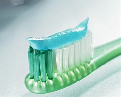 Пастите за зъби: какво да търсим между рекламните трикове