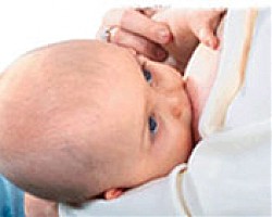 Кърменето повишава интелигентността на детето