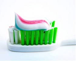 Микрогранули в пастата за зъби?