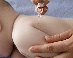 Многото ваксини явно не намаляват смъртността сред бебетата
